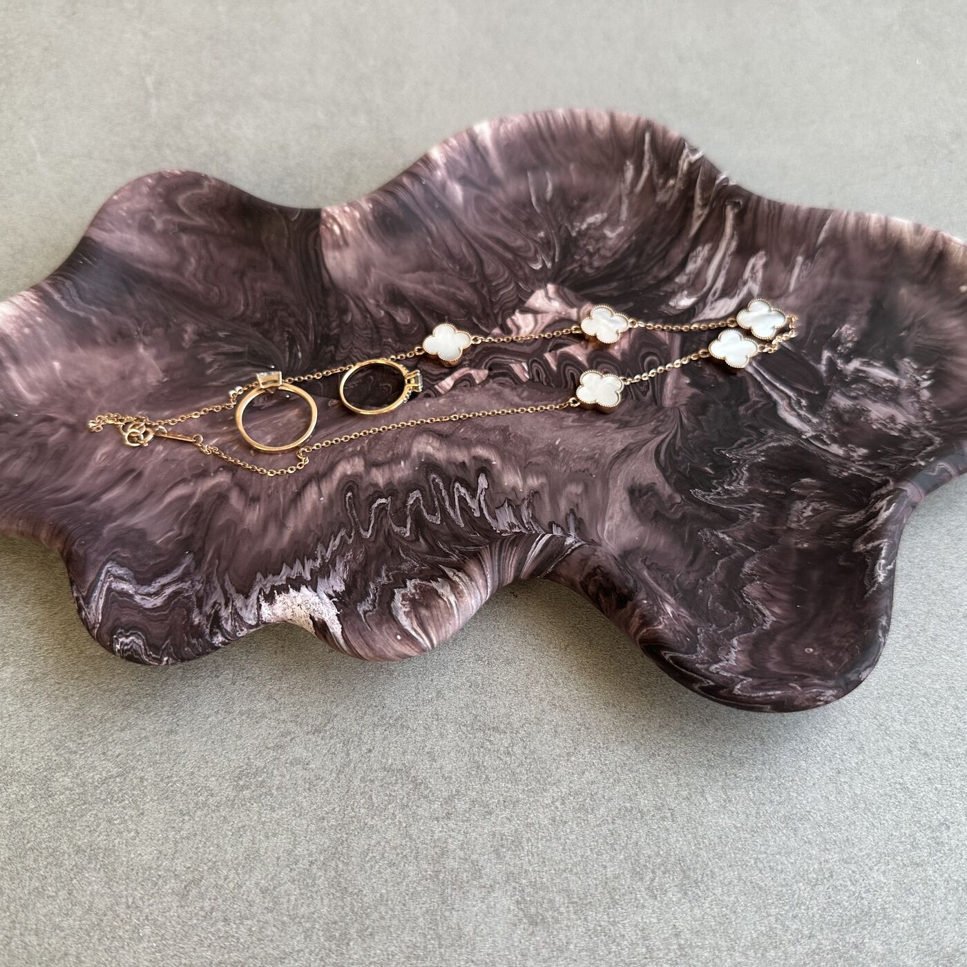 Cloud Tray in deep plum